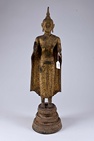 Thaïlande, grand Bouddha Ratanakosin, représenté debout.